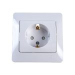 Розетка Schneider Electric 1-м GLOSSA с заземлением, защитные шторки белая SchE GSL000144 (артикул 15425662) – фото 1
