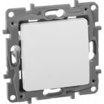 Переключатель Legrand ETIKA 10AX-250В, винты, белый, 672205 (артикул 15510123) – фото 1