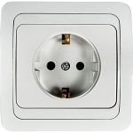 Одинарная розетка IN HOME с заземлением CLASSICO белая 2028 4680005959907 (артикул 15918905) – фото 1