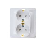 Двухместная розетка Schneider Electric СП Этюд 16А с заземлением, защитные шторки, белая SchE PC16-008B (артикул 15170192) – фото 1