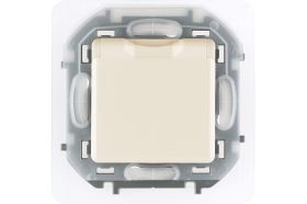 Розетка Legrand 2К+З IP 44 с откидной крышкой и шторками 16 А - 250 В INSPIRIA слоновая кость 673741 (артикул 20964651) – фото 1