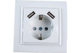 1-местная розетка EKF Минск, СП, с/з, 16А, с защитными шторками, с 2 USB, 2.1А, белая SQERR16-028-100-2USB (артикул 16145785) – фото 1