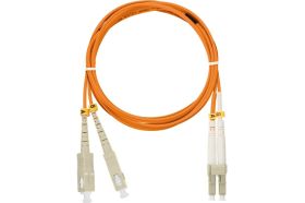 Переходной волоконно-оптический шнур NIKOMAX оранжевый, 3м NMF-PC2M2C2-SCU-LCU-003 (артикул 15893106) – фото 1