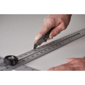 Строительный нож с фиксированным сменным лезвием Fiskars CarbonMax 1027222 (артикул 16493949) – фото 10