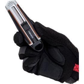 Строительный нож KENDO с предохранителем 18 мм 30923 (артикул 22345269) – фото 12