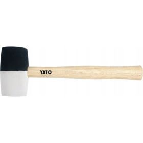 Резиновая киянка YATO 580 г, с деревянной рукояткой, черно-белая YT-4603 (артикул 15742959) – фото 1