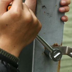 Универсальный набор инструмента для дома и авто в чемодане DEKO DKMT74 065-0735 (артикул 16504335) – фото 6