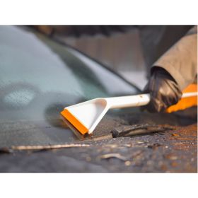 Щетка со скребком Fiskars SnowXpert 1019352 (артикул 15642768) – фото 10