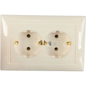 Двухместная розетка Legrand Valena 774400, с/з, белая литая (артикул 15142415) – фото 1