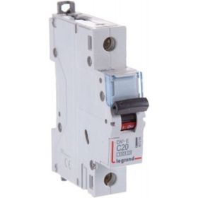 Автоматический модульный выключатель Legrand 1п C 20А 6кА DX3-E Leg 407264 1009855 (артикул 15788560) – фото 1