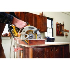 Бесщеточная дисковая пила DeWALT DCS570NT (артикул 15761413) – фото 9