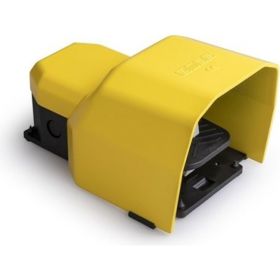 Педаль-выключатель Emas с защитной крышкой 1НО+1НЗ, 250 В, 4 А PDKS11BX10 (артикул 16424956) – фото 1