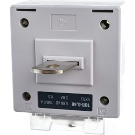 Трансформатор тока IEK ТОП-0,66 150/5А 5ВА класс 0,5 ITP10-2-05-0150 (артикул 16140983) – фото 1