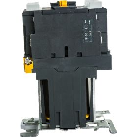 Контактор IEK КМИп-34012 40А, 230В/АС3, 1НО, 1НЗ KMD31-040-230-11 (артикул 16300481) – фото 1
