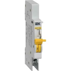 Контакт состояния IEK КС47-150 на DIN-рейку для ВА47-150 MVA50D-KS-1 (артикул 21319000) – фото 1