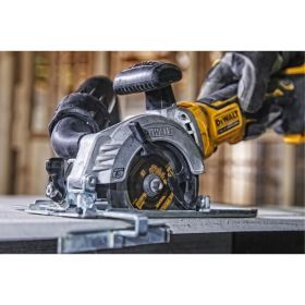 Циркулярная пила DEWALT 18 В XR DCS571N-XJ (артикул 16315061) – фото 4