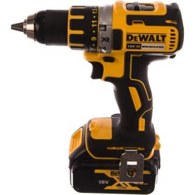 Аккумуляторная дрель-шуруповерт DEWALT DCD 790 M2 (артикул 15457735) – фото 3