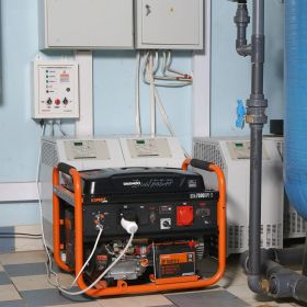 Бензиновый генератор с функцией Dual Power Daewoo GDA 7500DPE-3 (артикул 15592541) – фото 2
