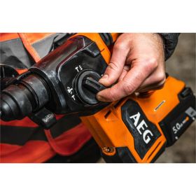 Аккумуляторный бесщеточный перфоратор AEG BBH18BL2-0 18В 4935480697 (артикул 25219293) – фото 8