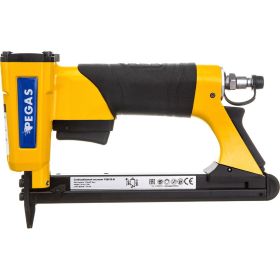 Скобозабивной пистолет Pegas pneumatic FS8016-B 1006 (артикул 16508867) – фото 1